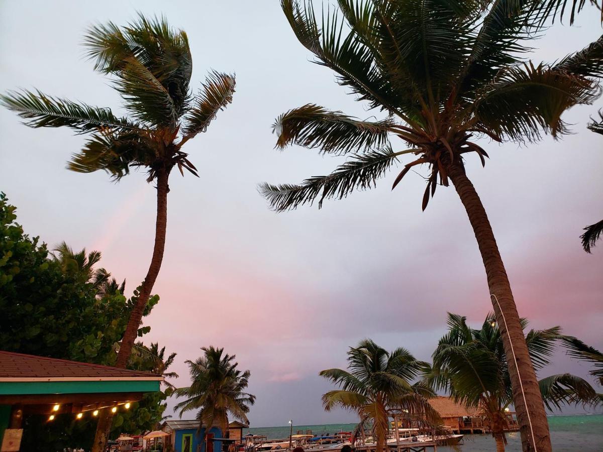 Ocean Tide Beach Resort San Pedro  Buitenkant foto